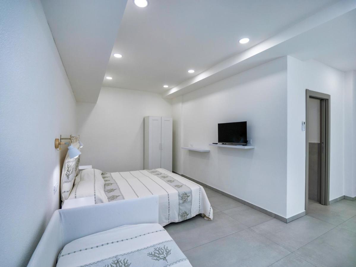 Aldo Moro Rooms Olbia Esterno foto