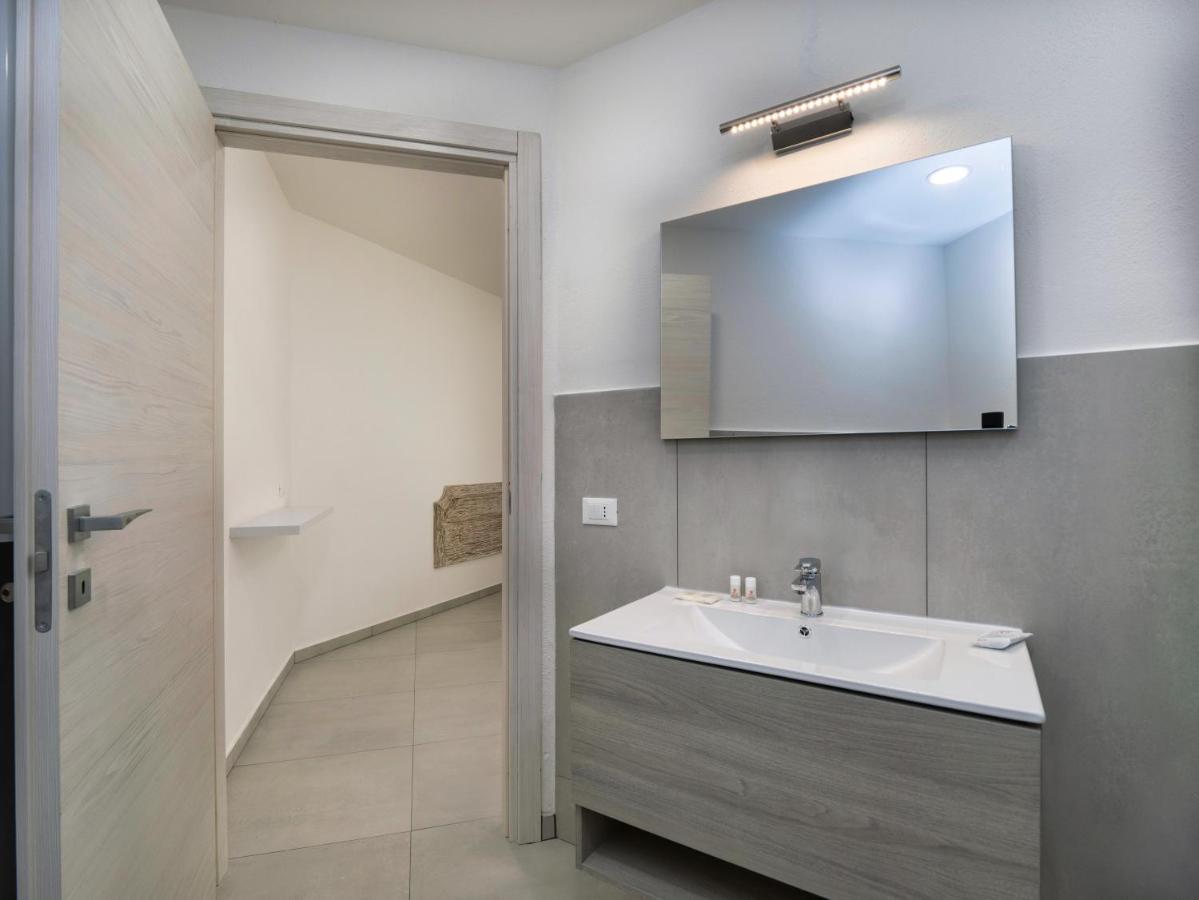 Aldo Moro Rooms Olbia Esterno foto