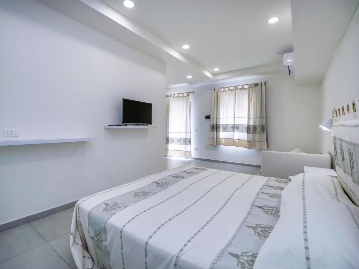 Aldo Moro Rooms Olbia Esterno foto
