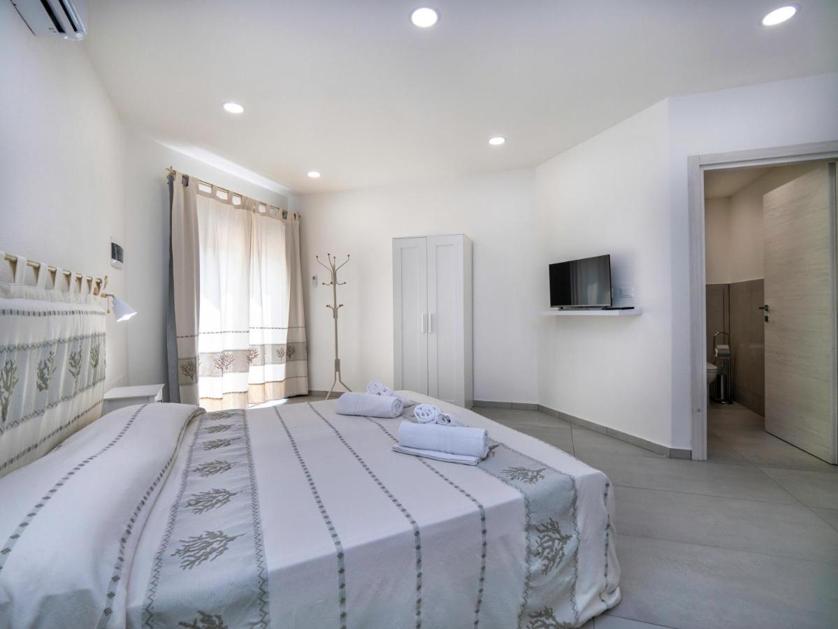 Aldo Moro Rooms Olbia Esterno foto